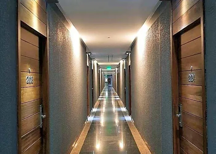 Mansion 3 3*